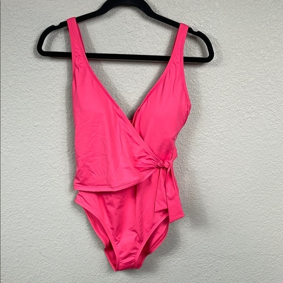 NWT Tommy Bahama Tie Front Wrap One Piece Swimsuit Pink Flattering Sz 8 - Picture 2 of 10